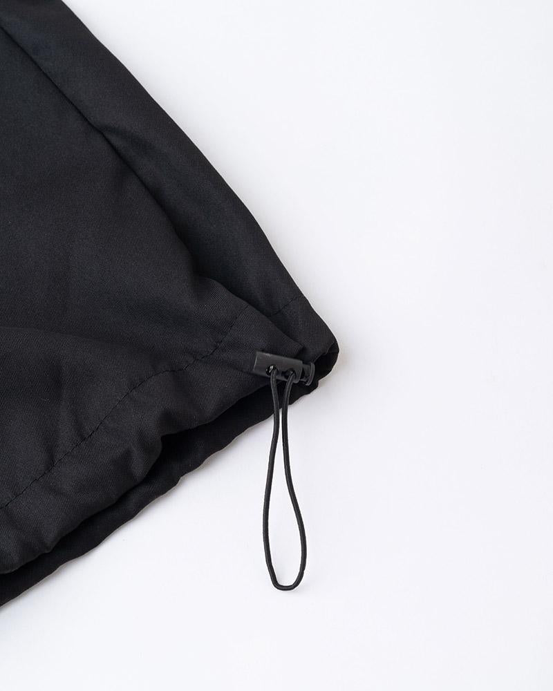 Effortlessly Elegant Pants with a Timeless Design