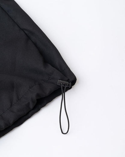Effortlessly Elegant Pants with a Timeless Design