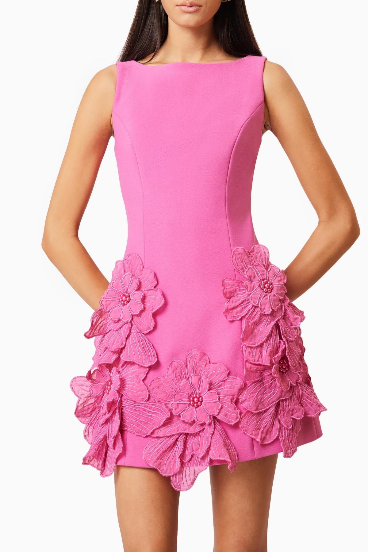 Well Tailored Dress with a Graceful Silhouette
