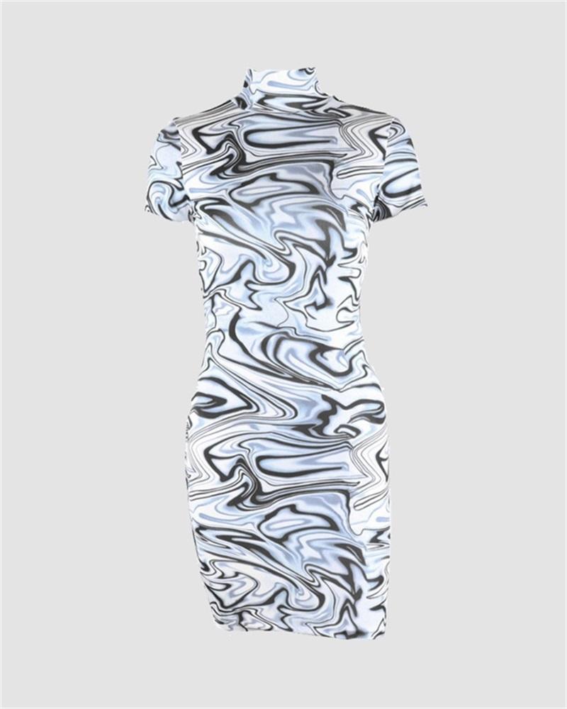 Gracefully Styled Dress for Any Occasion