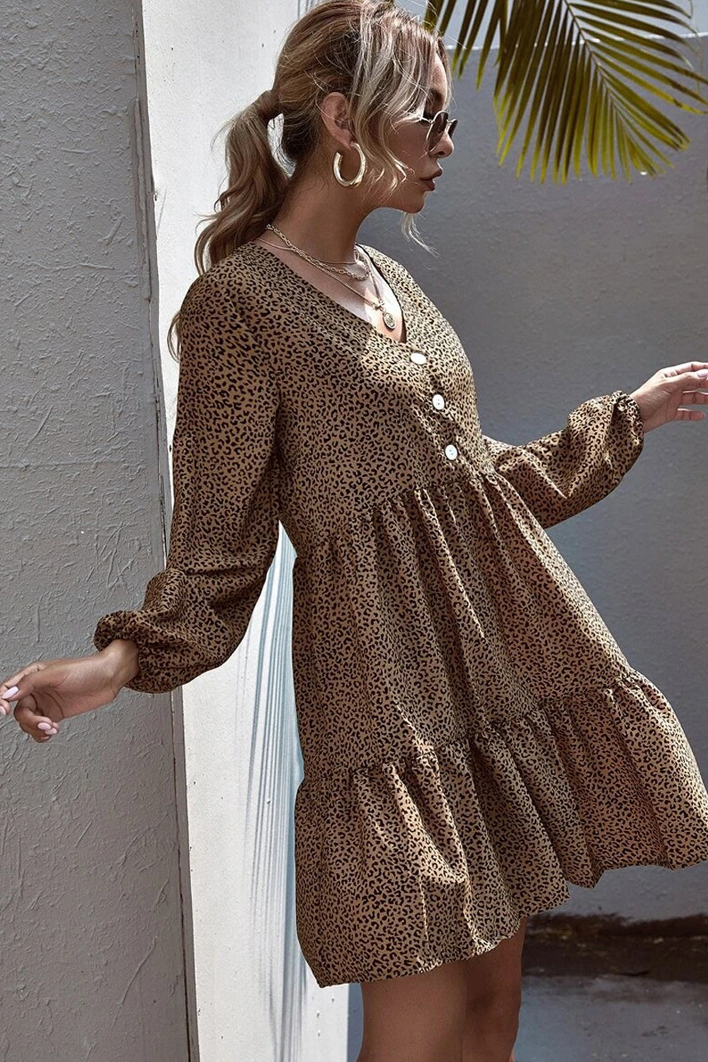 Effortlessly Elegant Dress with a Timeless Design