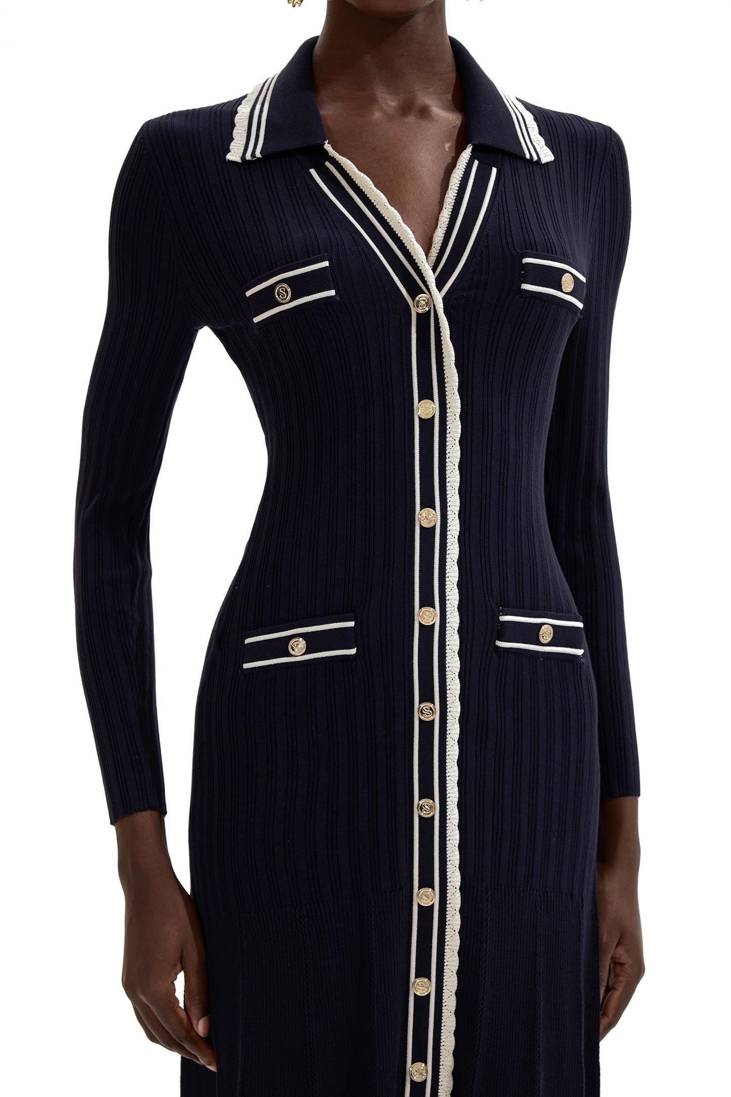 Beautifully Finished Dress in a Timeless Design