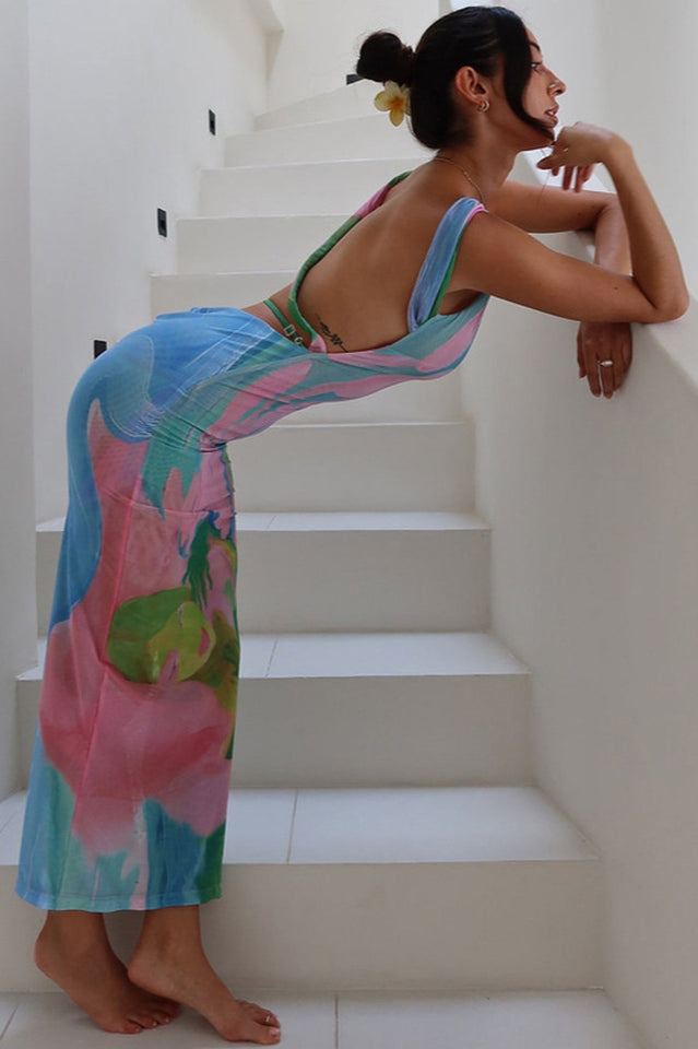 Well Tailored Dress with a Graceful Silhouette