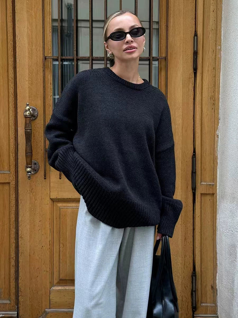 Effortlessly Elegant Sweater with a Timeless Design
