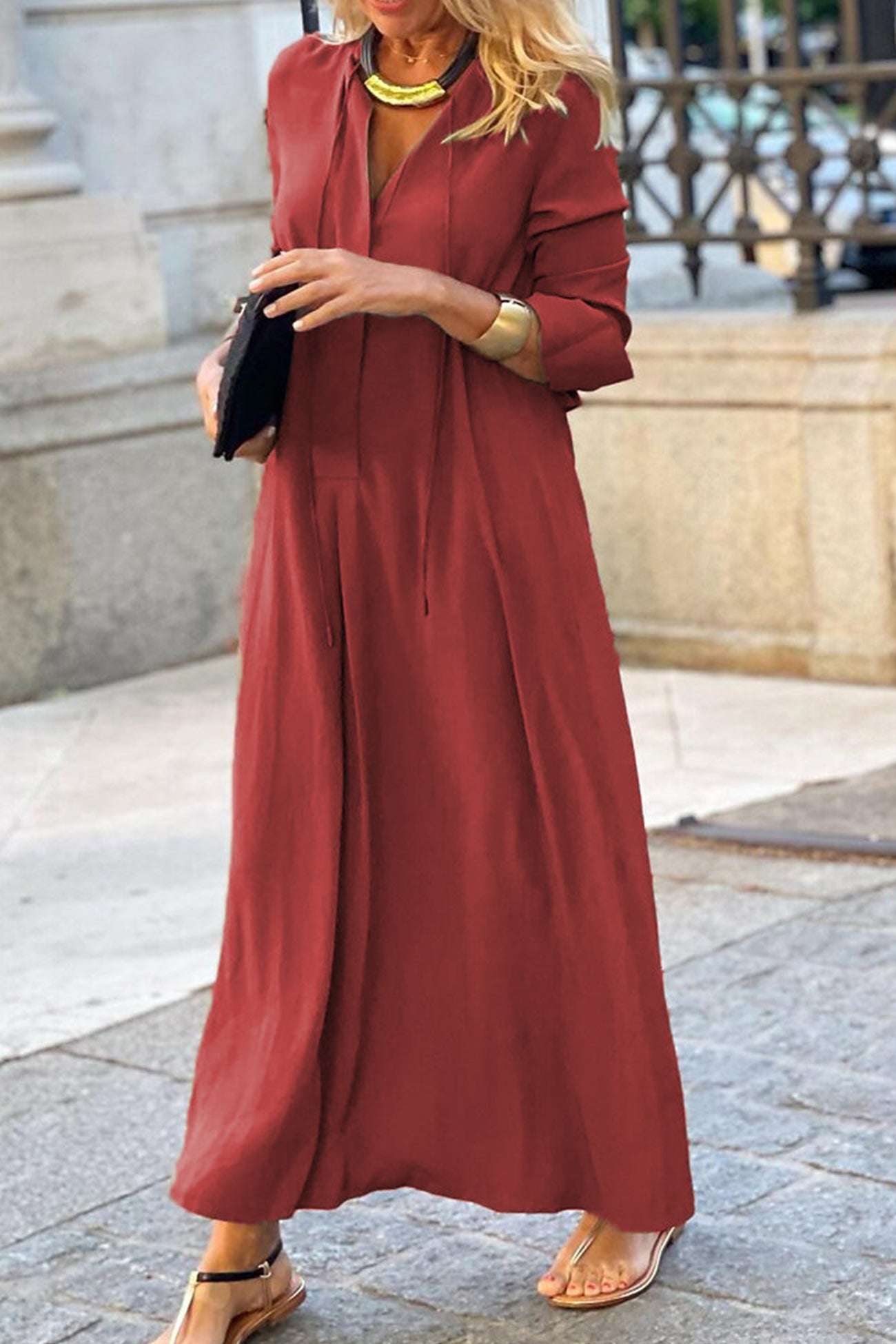 Beautifully Crafted Dress in a Classic Style