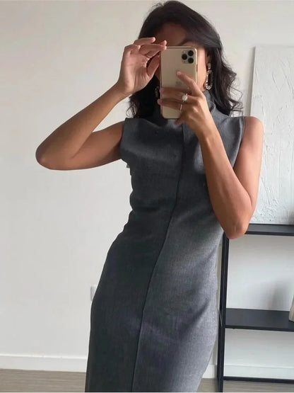 Well Tailored Dress with a Graceful Silhouette