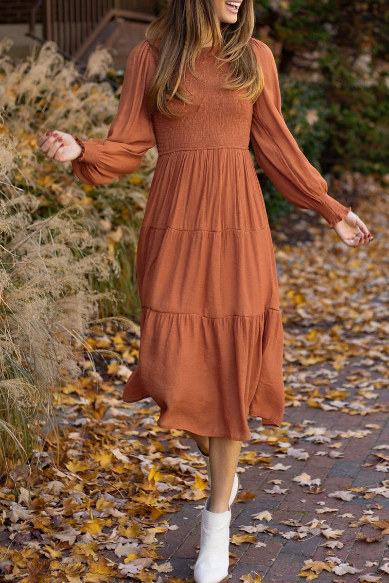 Beautifully Finished Dress in a Timeless Design