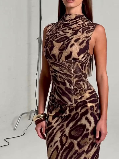 Classic Vintage Dress with a Flattering Fit