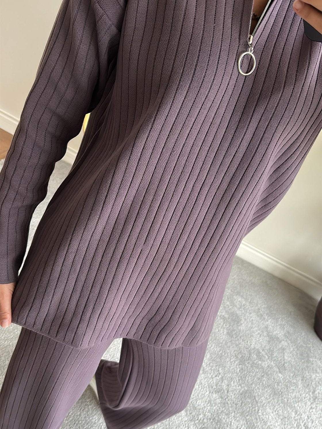 Well Tailored Pants with a Graceful Silhouette