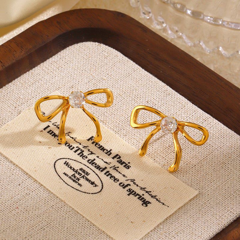 Beautiful Gold Earring with Unique Style