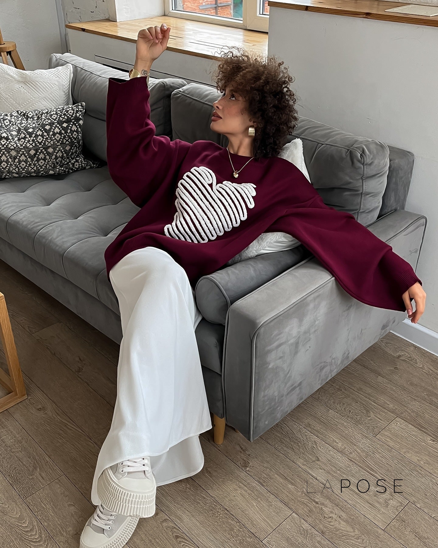 Effortlessly Elegant Sweater with a Timeless Design