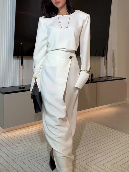 Well Tailored Top with a Graceful Silhouette