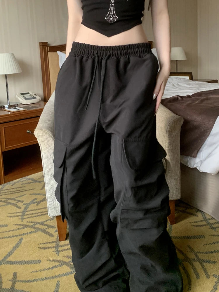 Well Tailored Pants with a Graceful Silhouette