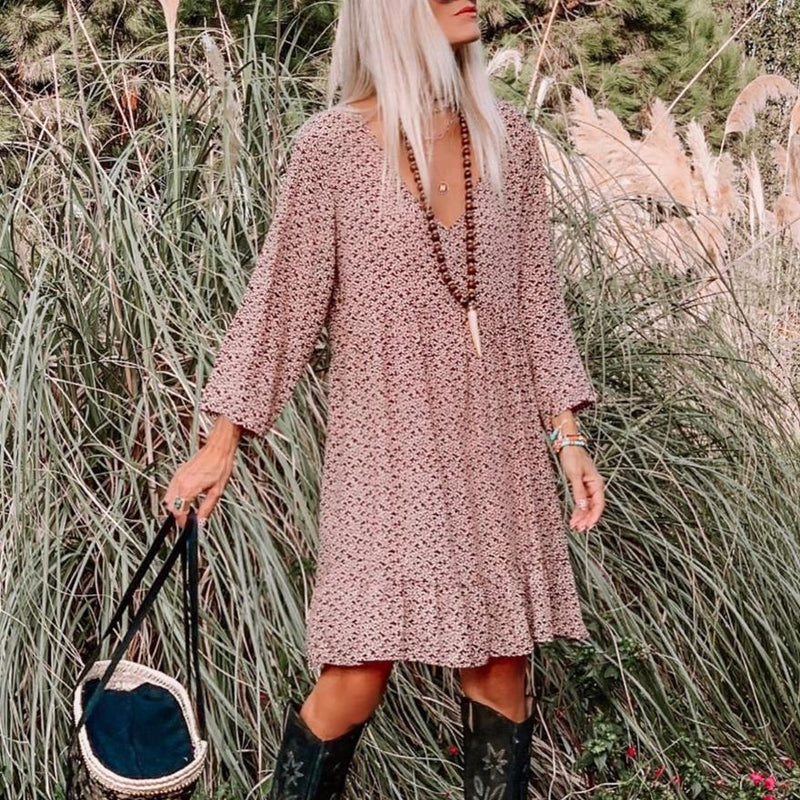 Classic Vintage Dress with a Flattering Fit