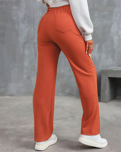 Effortlessly Elegant Pants with a Timeless Design