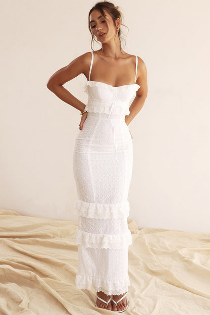Beautifully Finished Dress in a Timeless Design