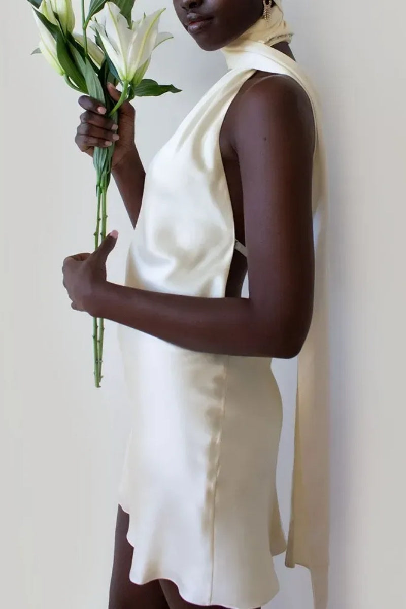 Beautifully Finished Dress in a Timeless Design