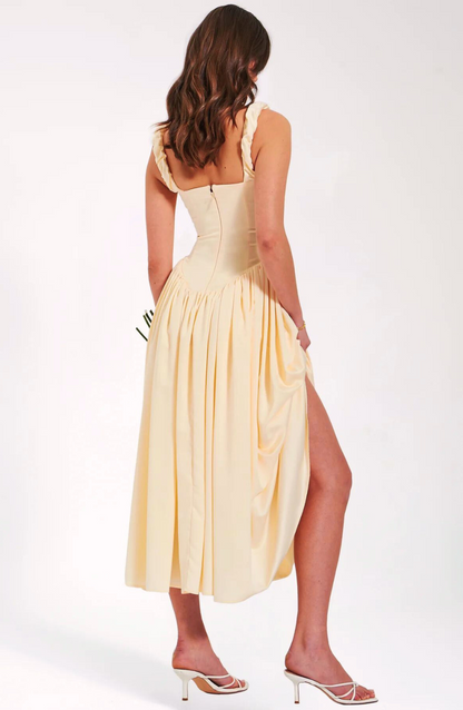 Classic Vintage Dress with a Flattering Fit