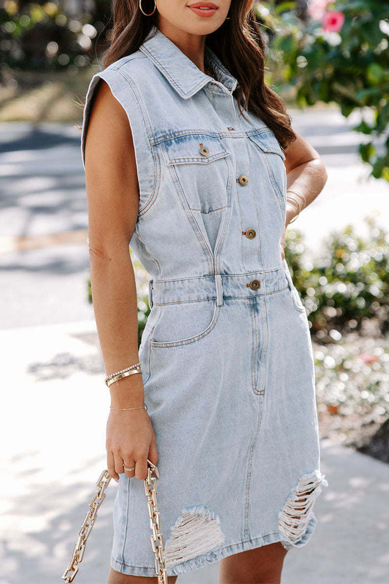 Beautifully Finished Dress in a Timeless Design