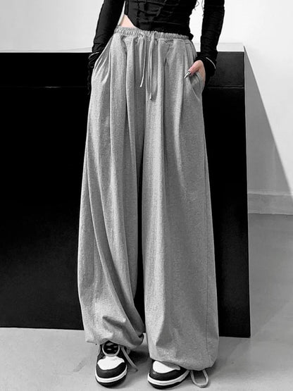 Effortlessly Elegant Pants with a Timeless Design
