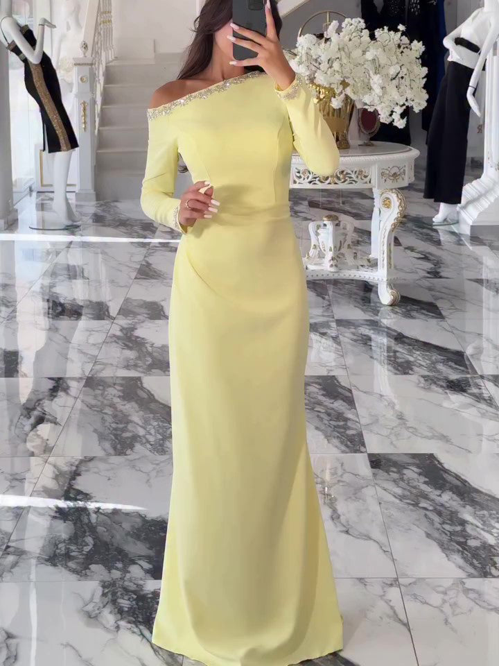 Effortlessly Elegant Dress with a Timeless Design