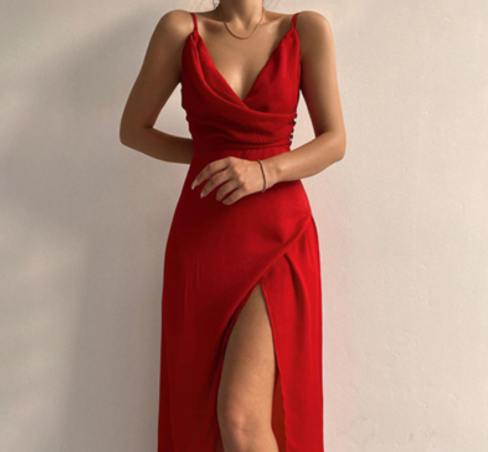 Beautifully Crafted Dress in a Classic Style