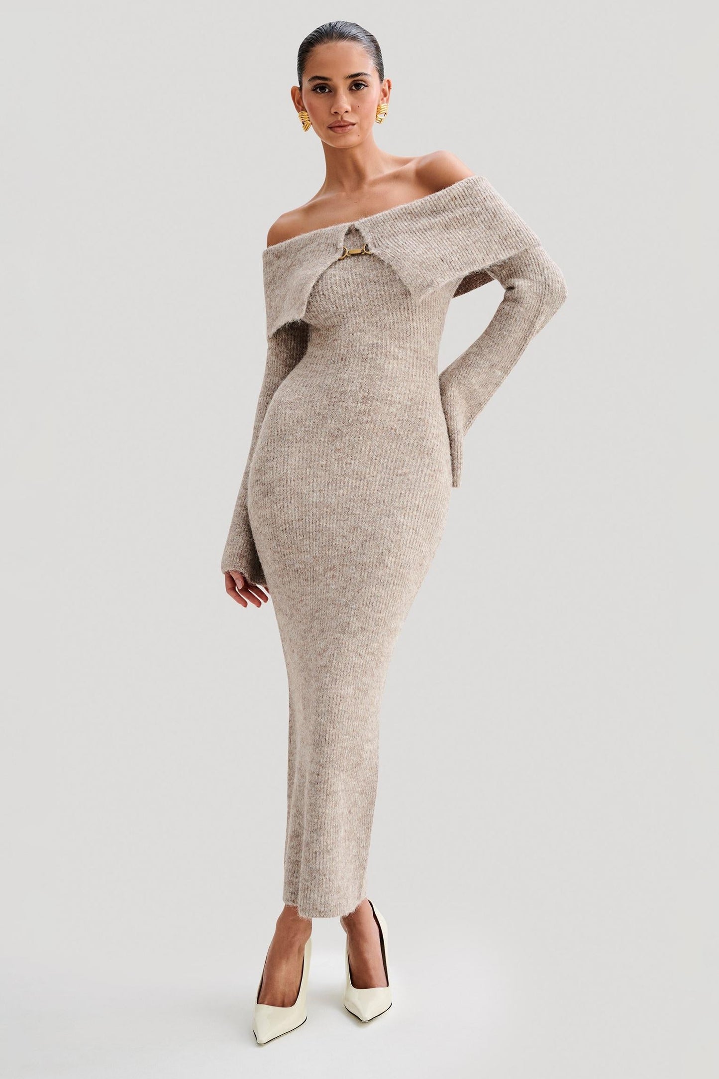 Gracefully Styled Dress for Any Occasion