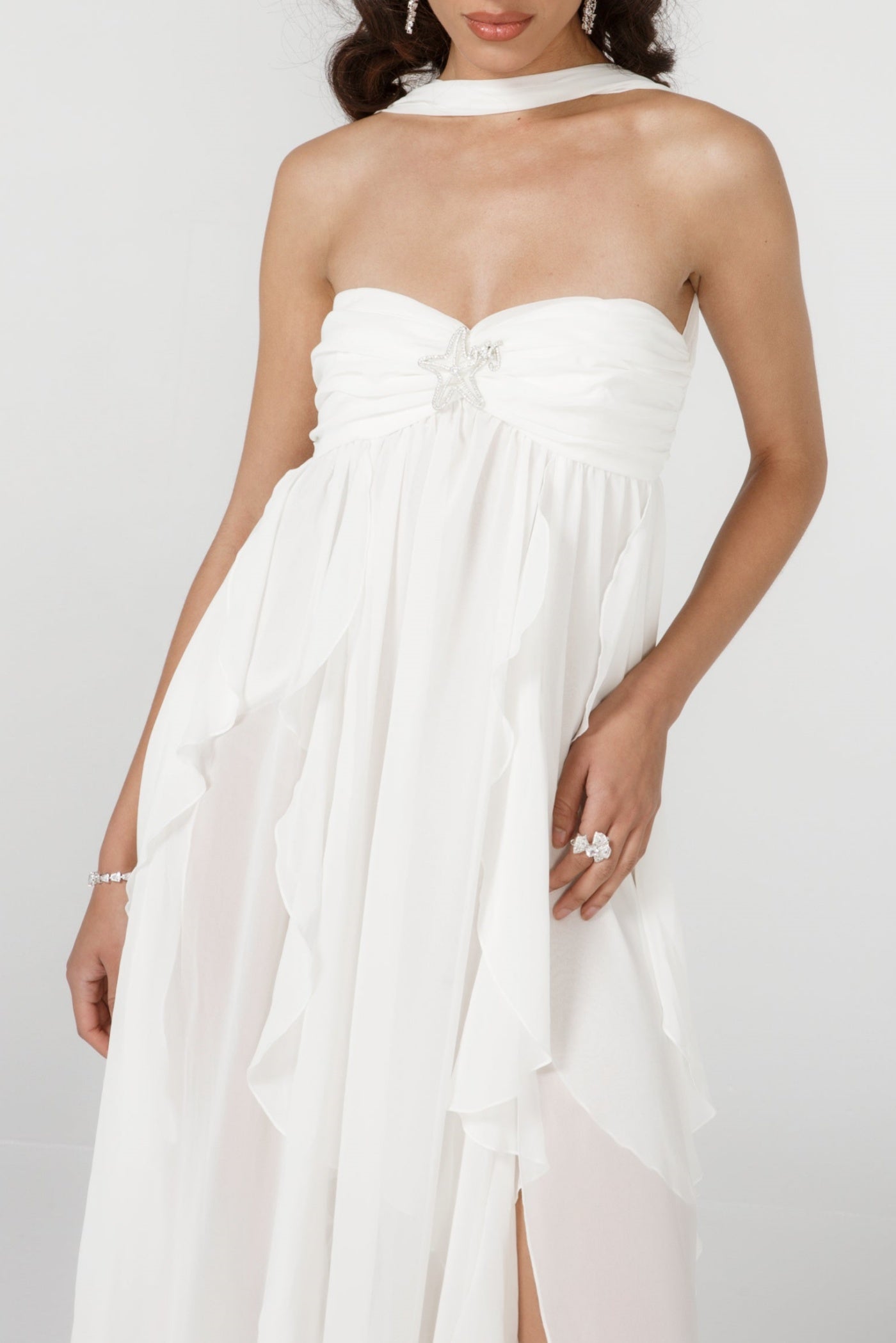 Beautifully Finished Dress in a Timeless Design