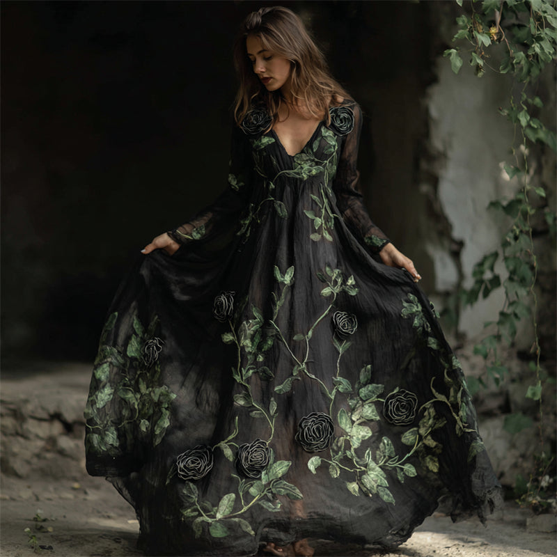 Beautifully Finished Dress in a Timeless Design