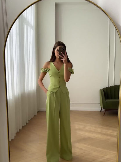 Beautifully Finished Pants in a Timeless Design