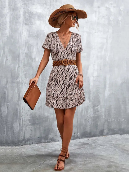 Effortlessly Elegant Dress with a Timeless Design