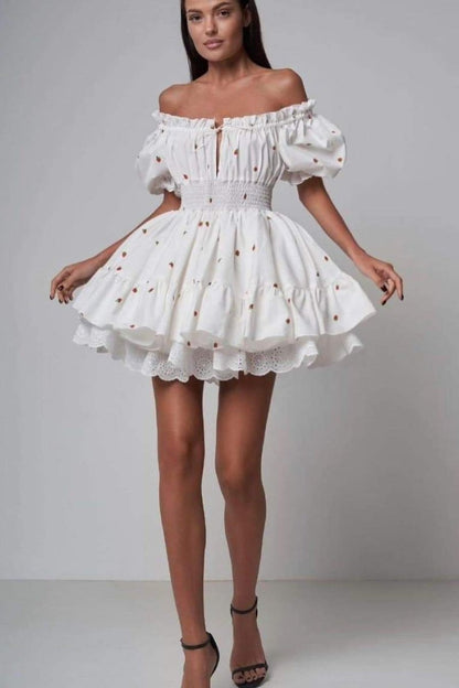 Effortlessly Elegant Dress with a Timeless Design