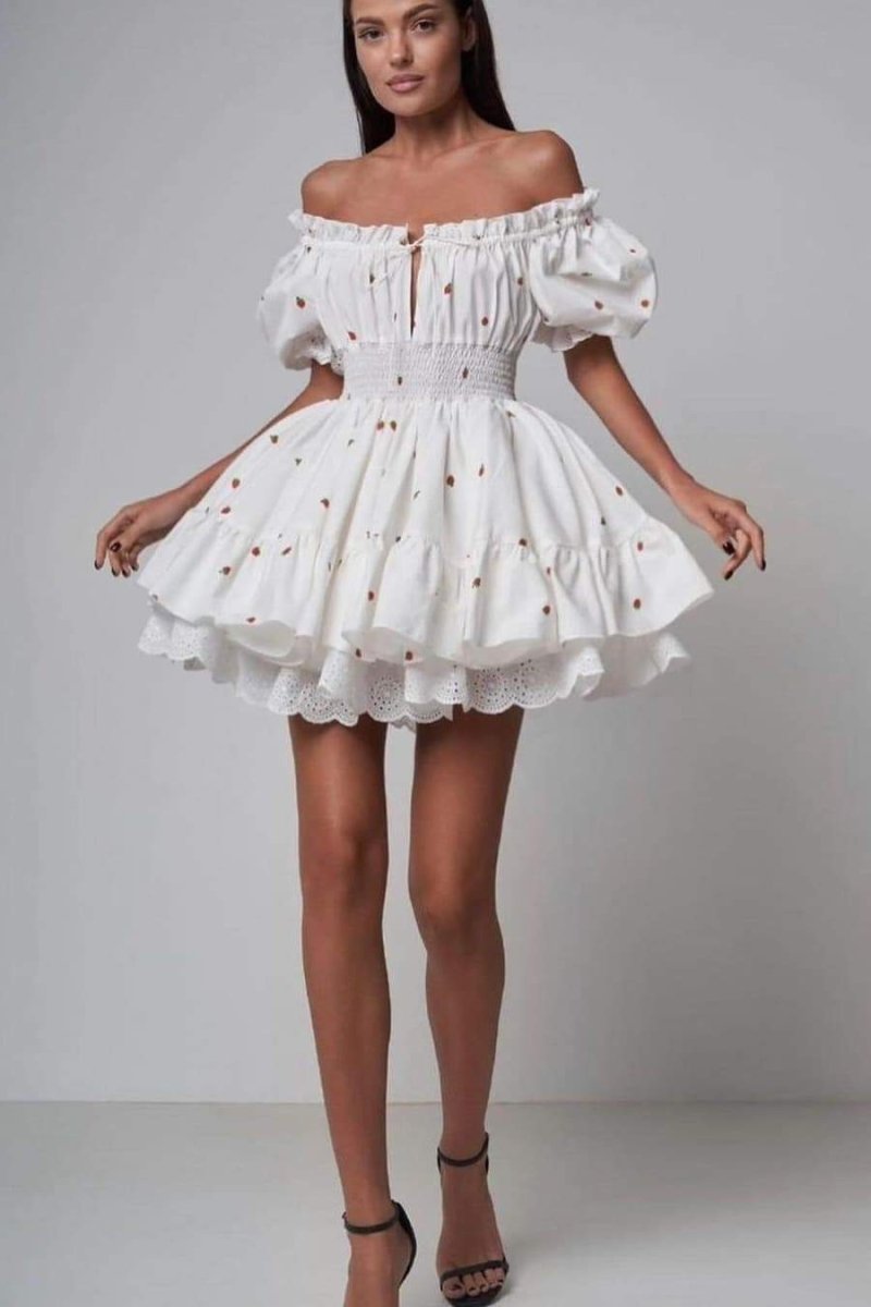 Effortlessly Elegant Dress with a Timeless Design