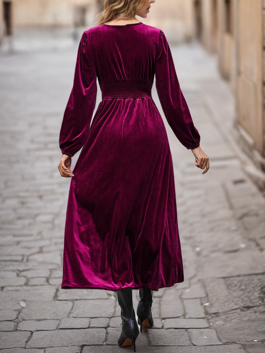 Classic Vintage Dress with a Flattering Fit