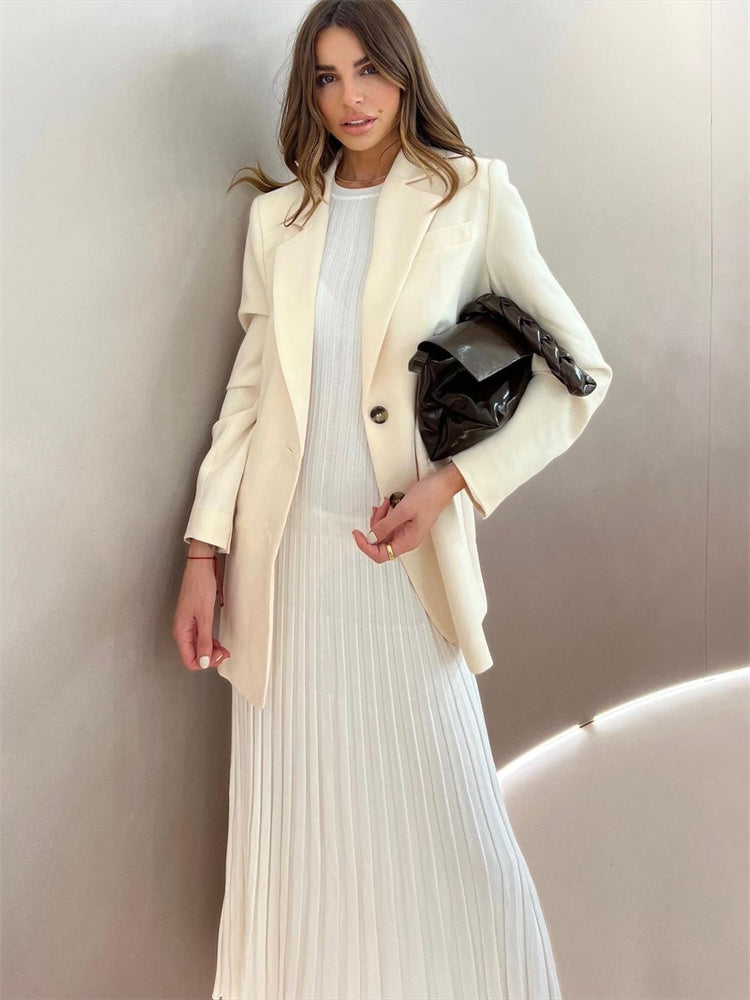 Polished Dress with an Effortless Classic Look