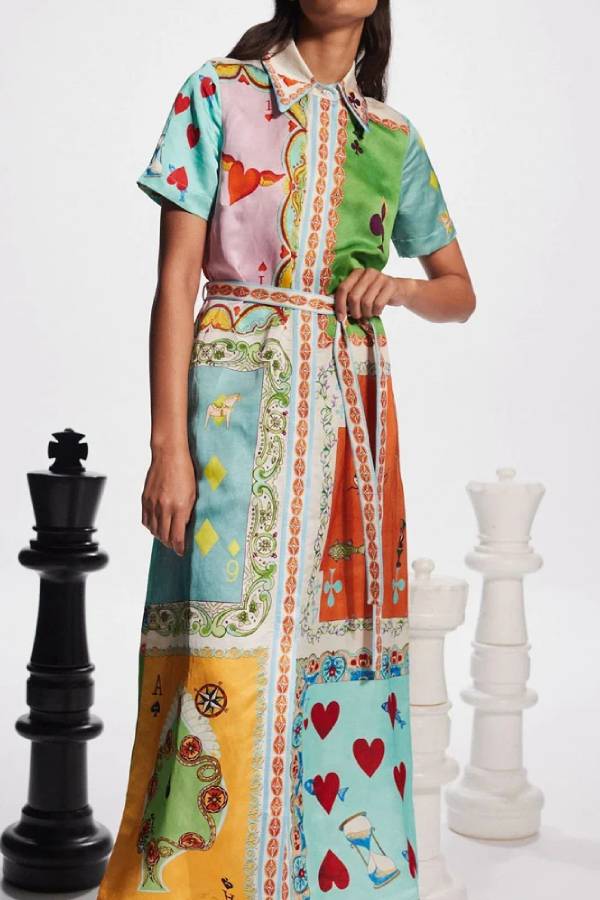 Effortlessly Elegant Dress with a Timeless Design