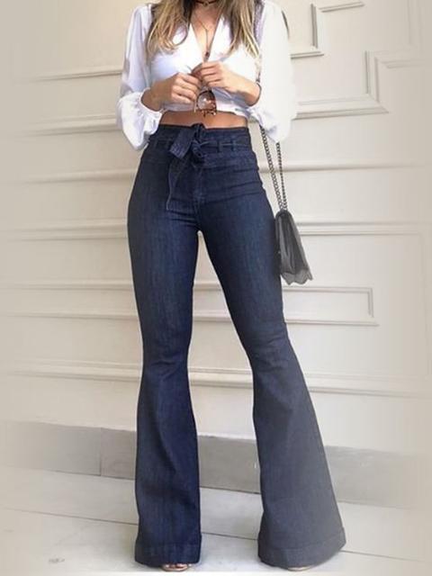 Well Tailored Garment with a Graceful Silhouette