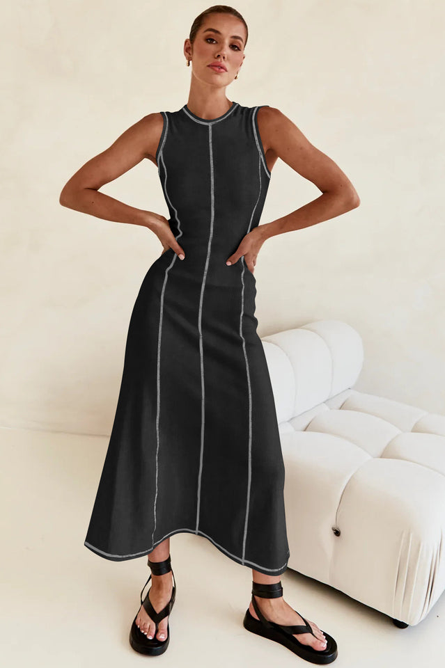Gracefully Styled Dress for Any Occasion