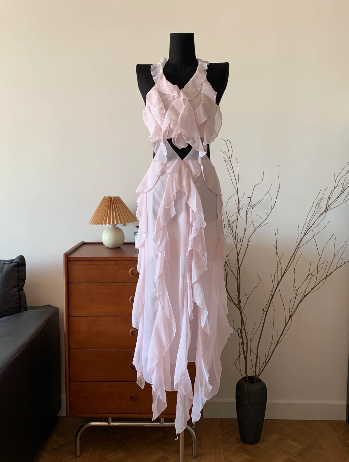Beautifully Crafted Dress in a Classic Style