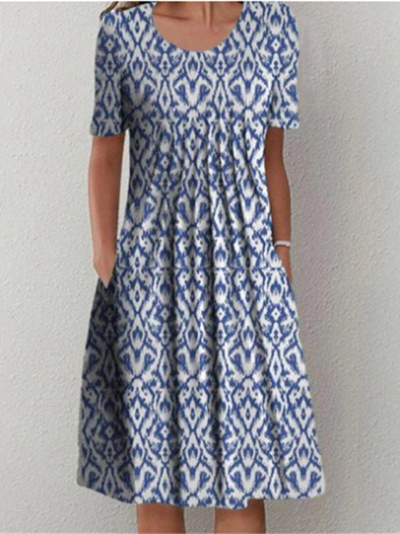 Beautifully Finished Dress in a Timeless Design