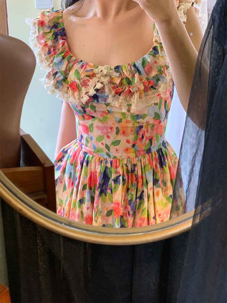 Beautifully Finished Dress in a Timeless Design