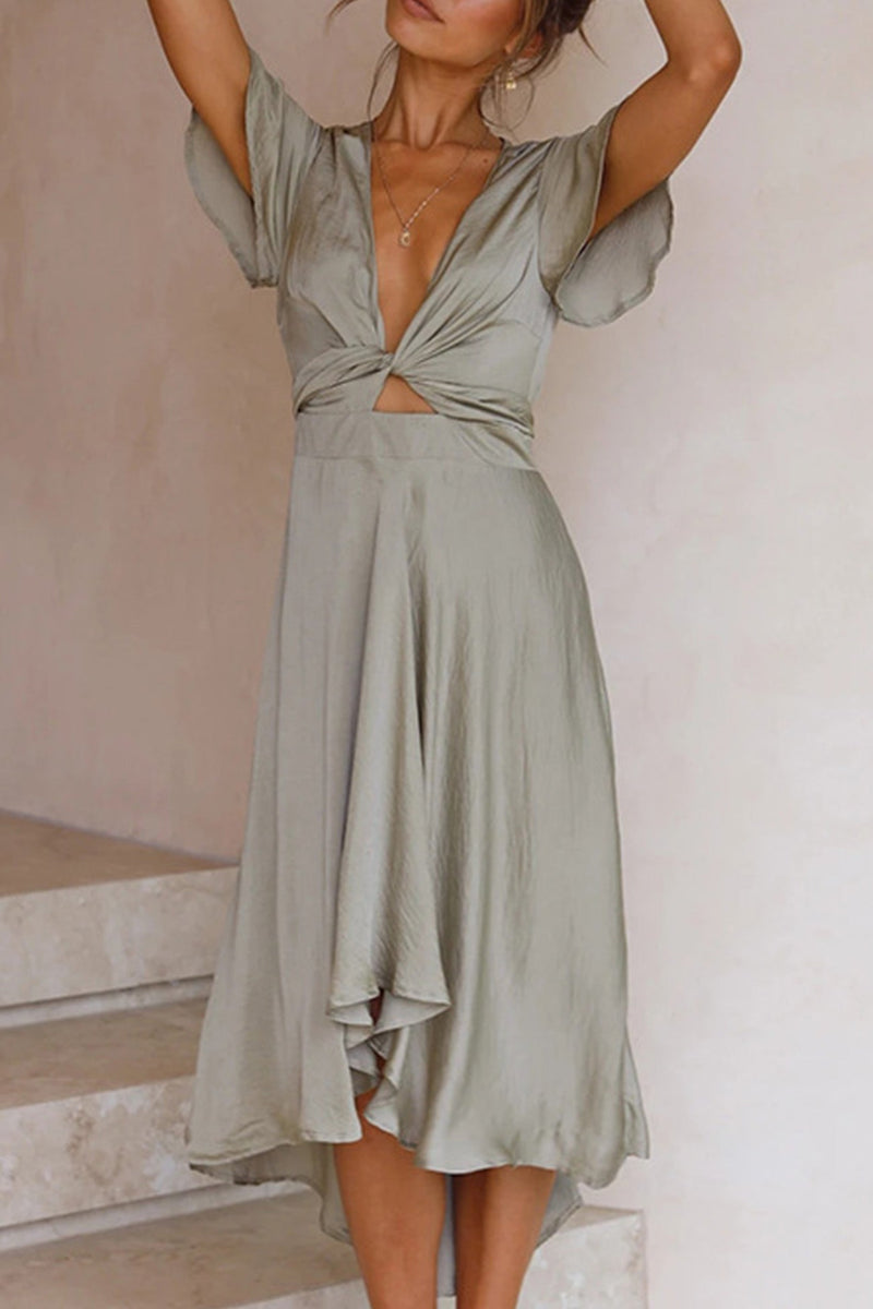 Effortlessly Elegant Dress with a Timeless Design