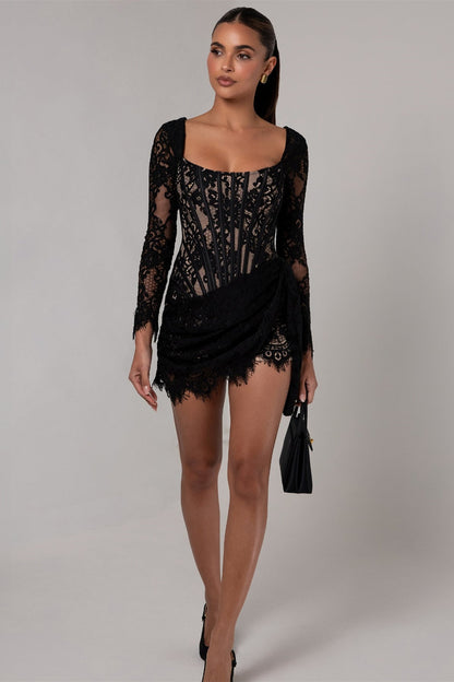Beautifully Finished Dress in a Timeless Design