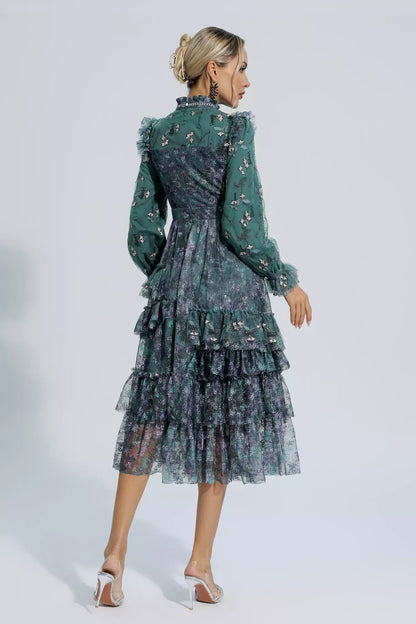 Beautifully Finished Dress in a Timeless Design