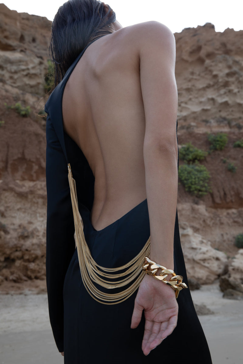 Classic Chain with Timeless Appeal