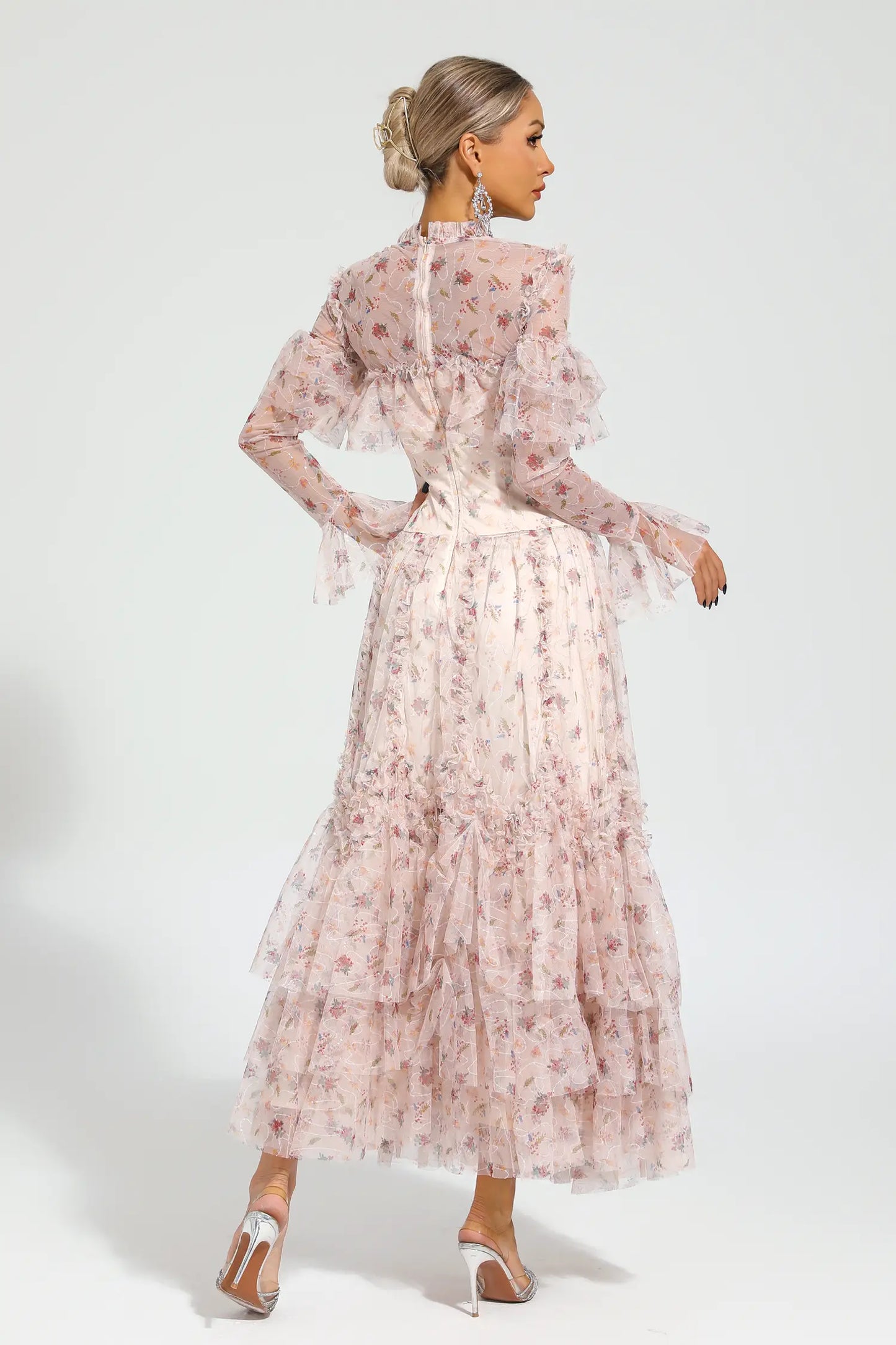 Gracefully Styled Dress for Any Occasion