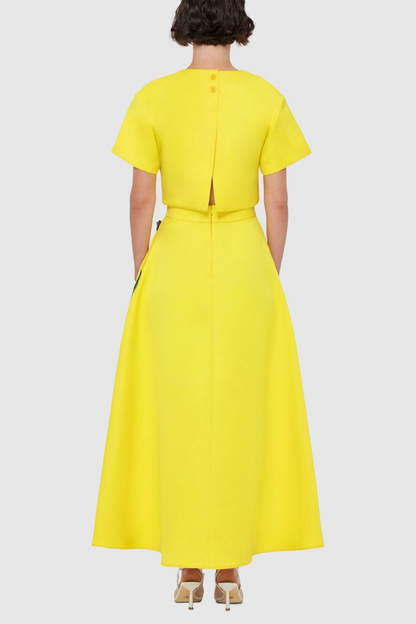 Effortlessly Elegant Garment with a Timeless Design