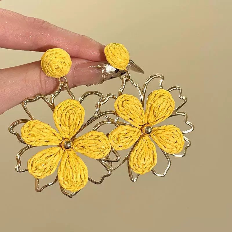 Beautiful Silver Earring with Unique Style