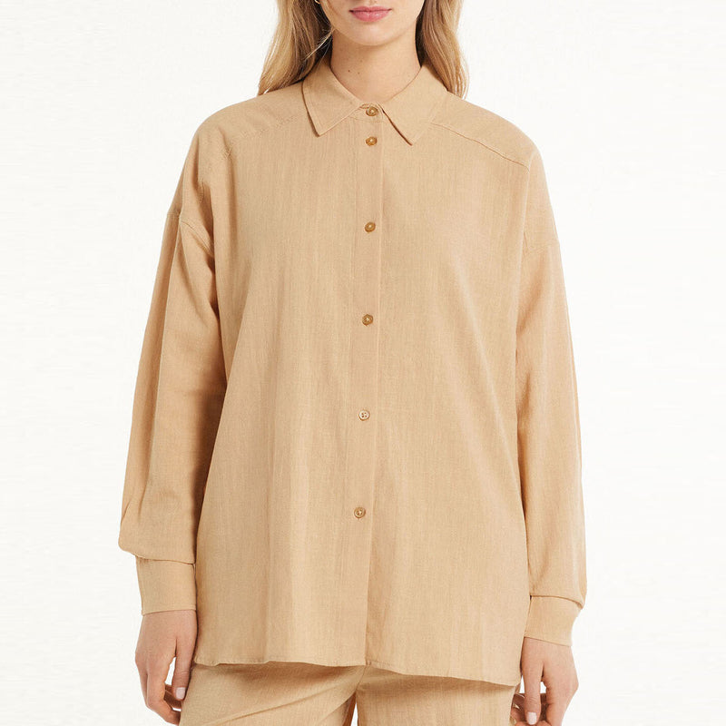 Effortlessly Elegant Garment with a Timeless Design