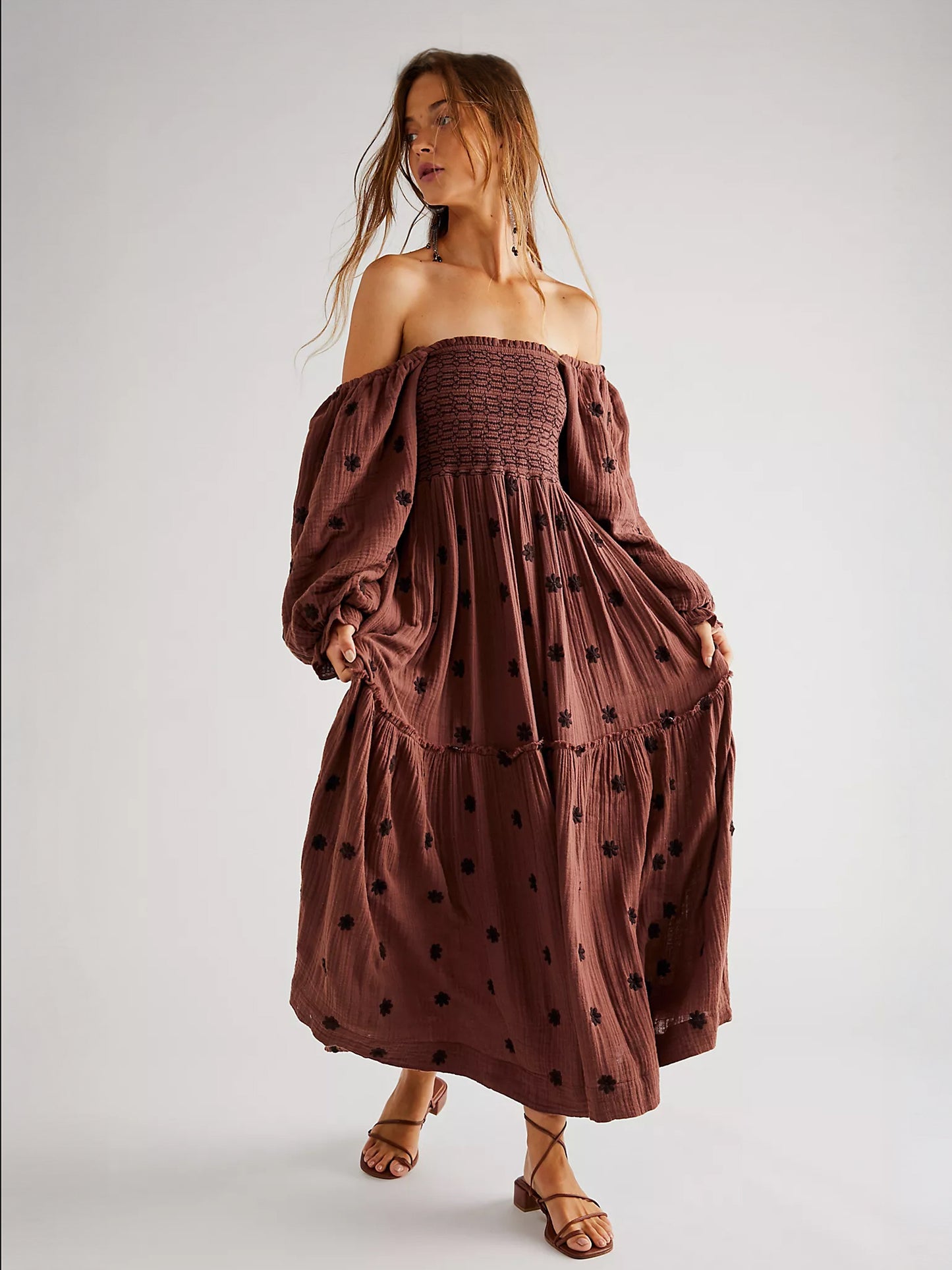 Gracefully Styled Dress for Any Occasion